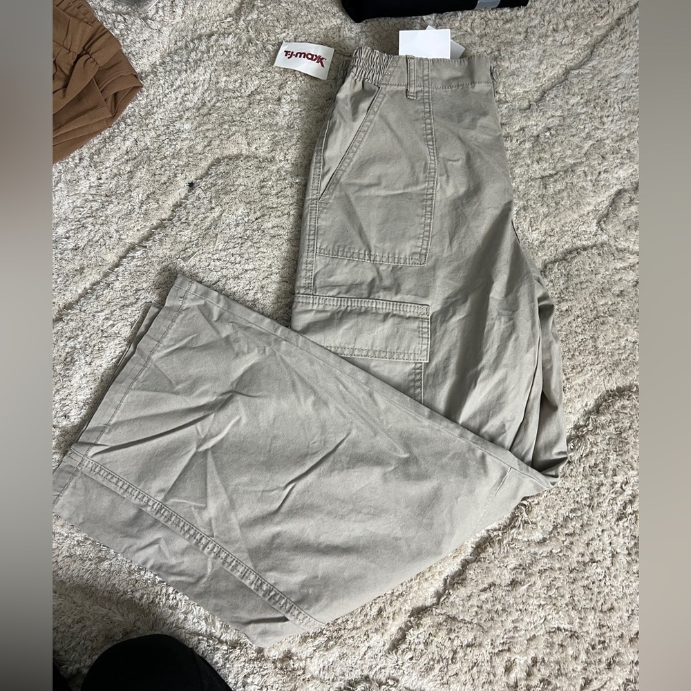 NWT Baggy Cargo Pants